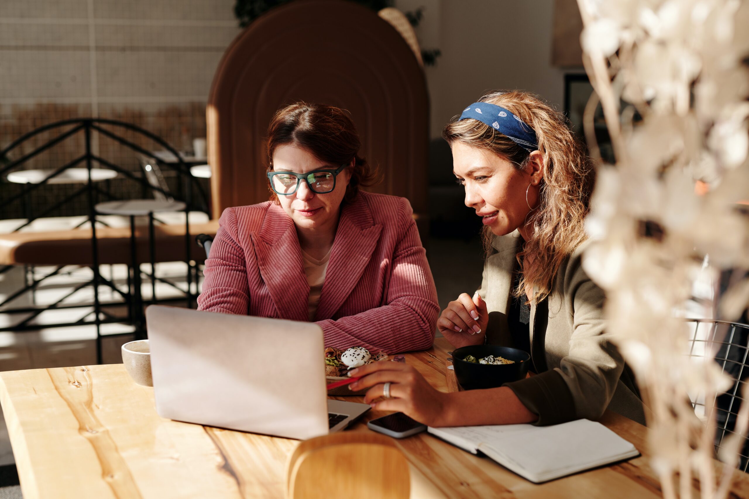 Zijn vrouwen de oplossing voor de tekorten op de arbeidsmarkt?